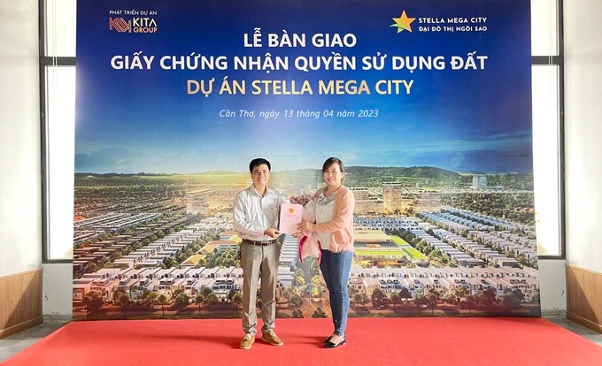 KITA Group trao chứng nhận quyền sử dụng đất dự án Stella Mega City