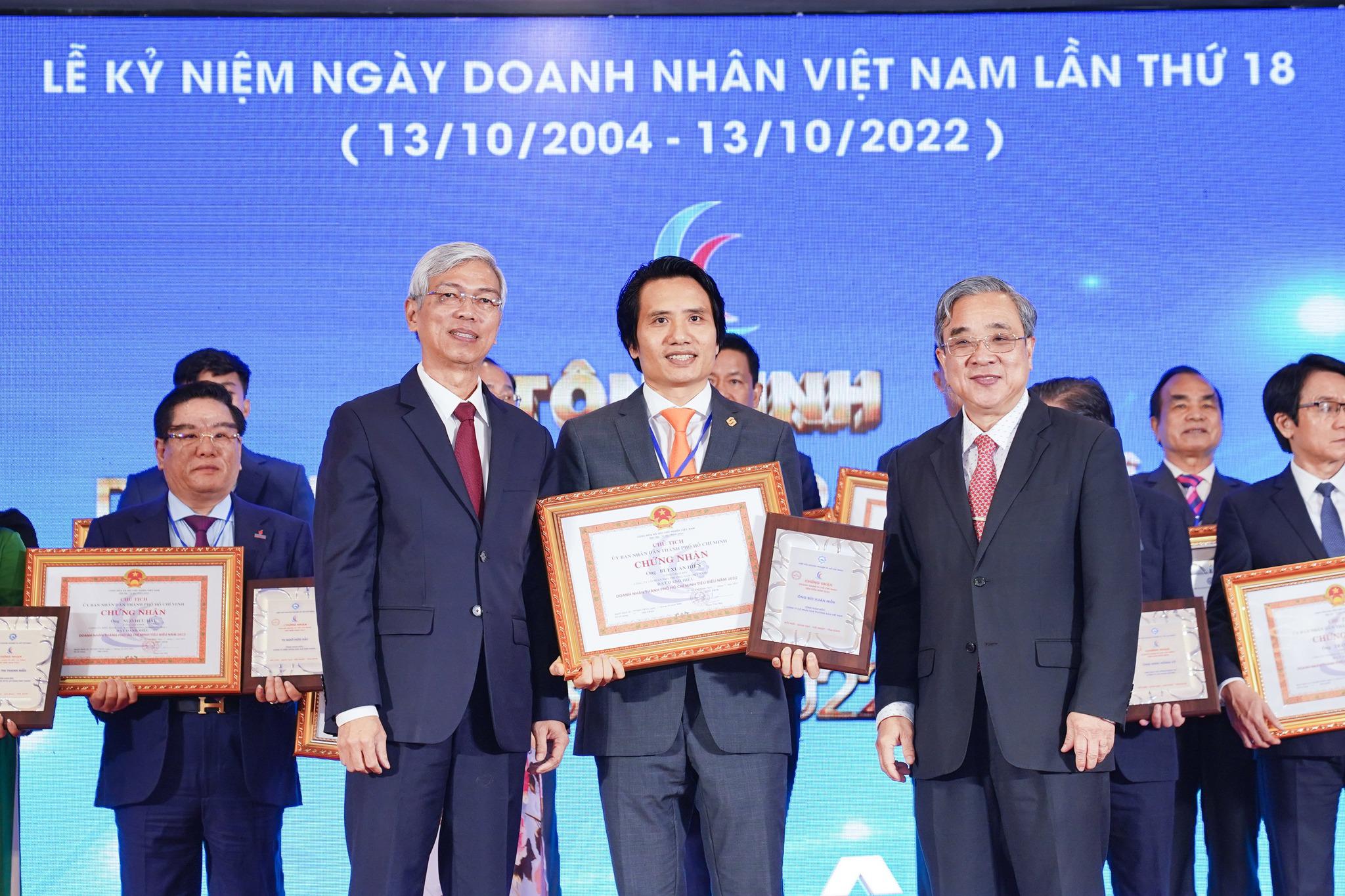 LỄ TÔN VINH “DOANH NHÂN XUẤT SẮC NHẤT 2022